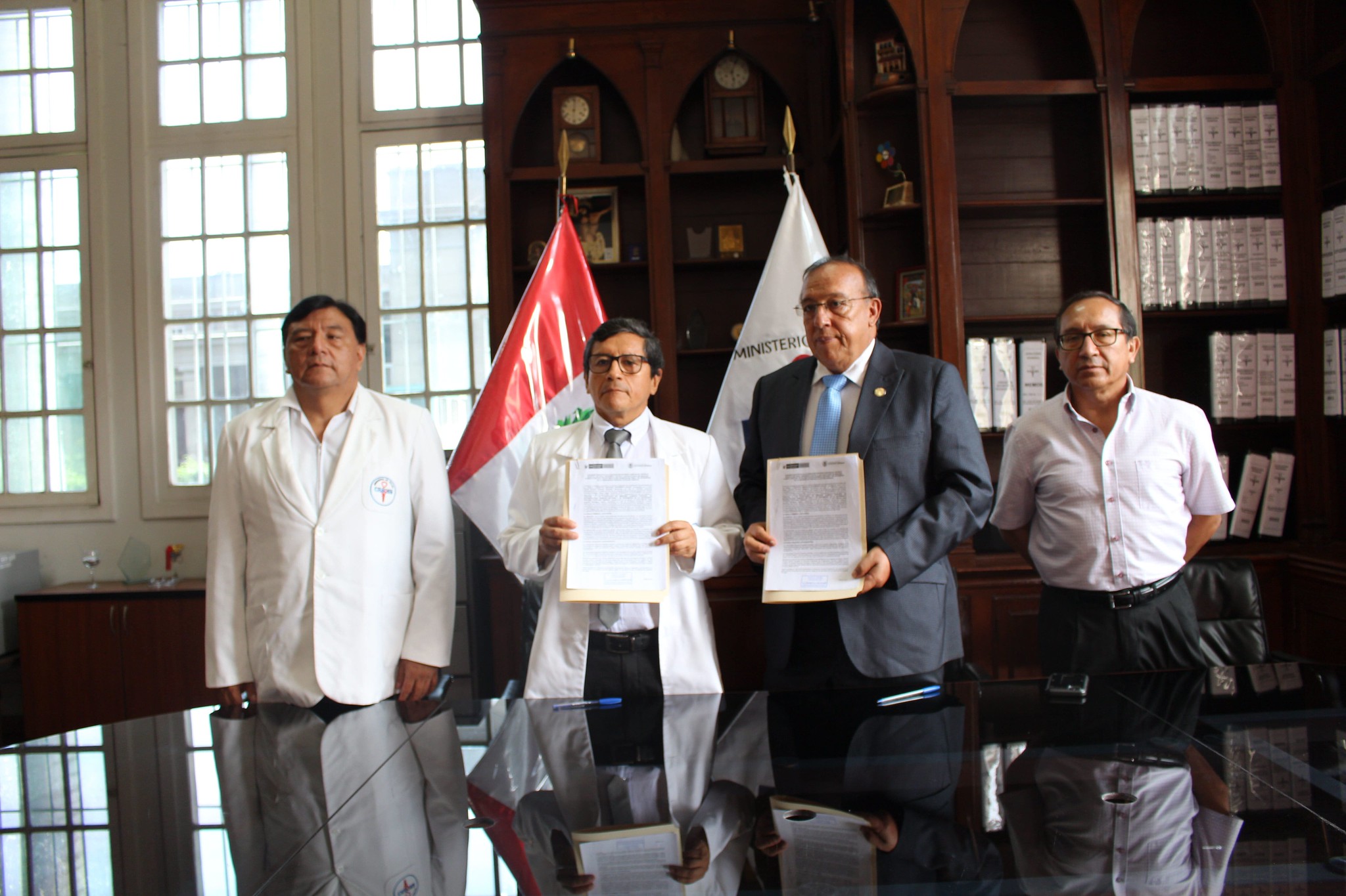 Facultades de Medicina, de Estomatología y de Enfermería firmaron convenio de cooperación con Hospital Arzobispo Loayza