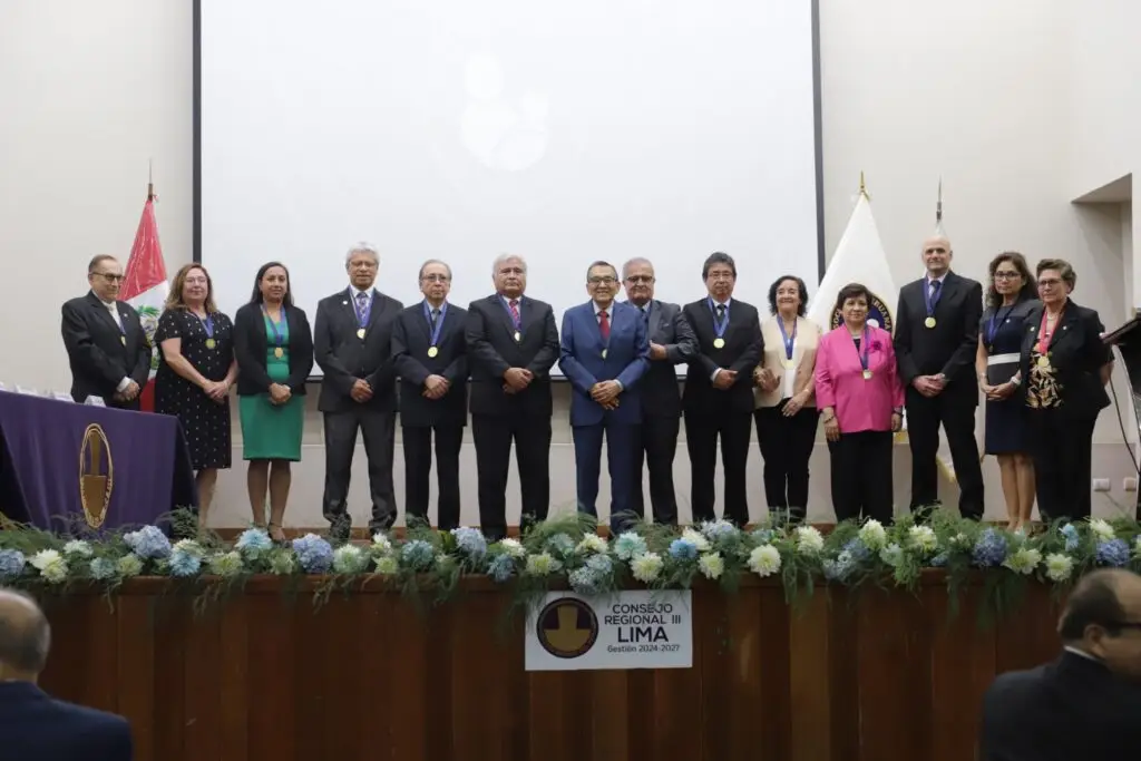 EL DR. JUAN RIVERA ASUME LA PRESIDENCIA DE LA SOCIEDAD PERUANA DE PEDIATRÍA