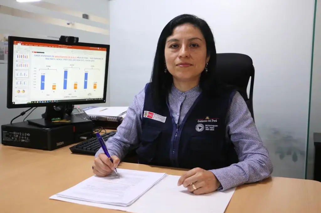 La OPS premia a la Dra. July Caballero, egresada de Cayetano Heredia, por su liderazgo en servicios de salud mental