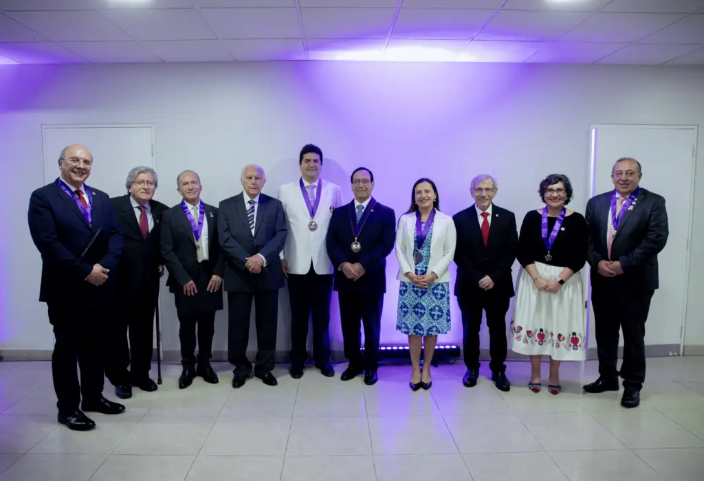 Colegio Médico del Perú reconoce a doctores de Cayetano Heredia por su excelencia profesional y ética