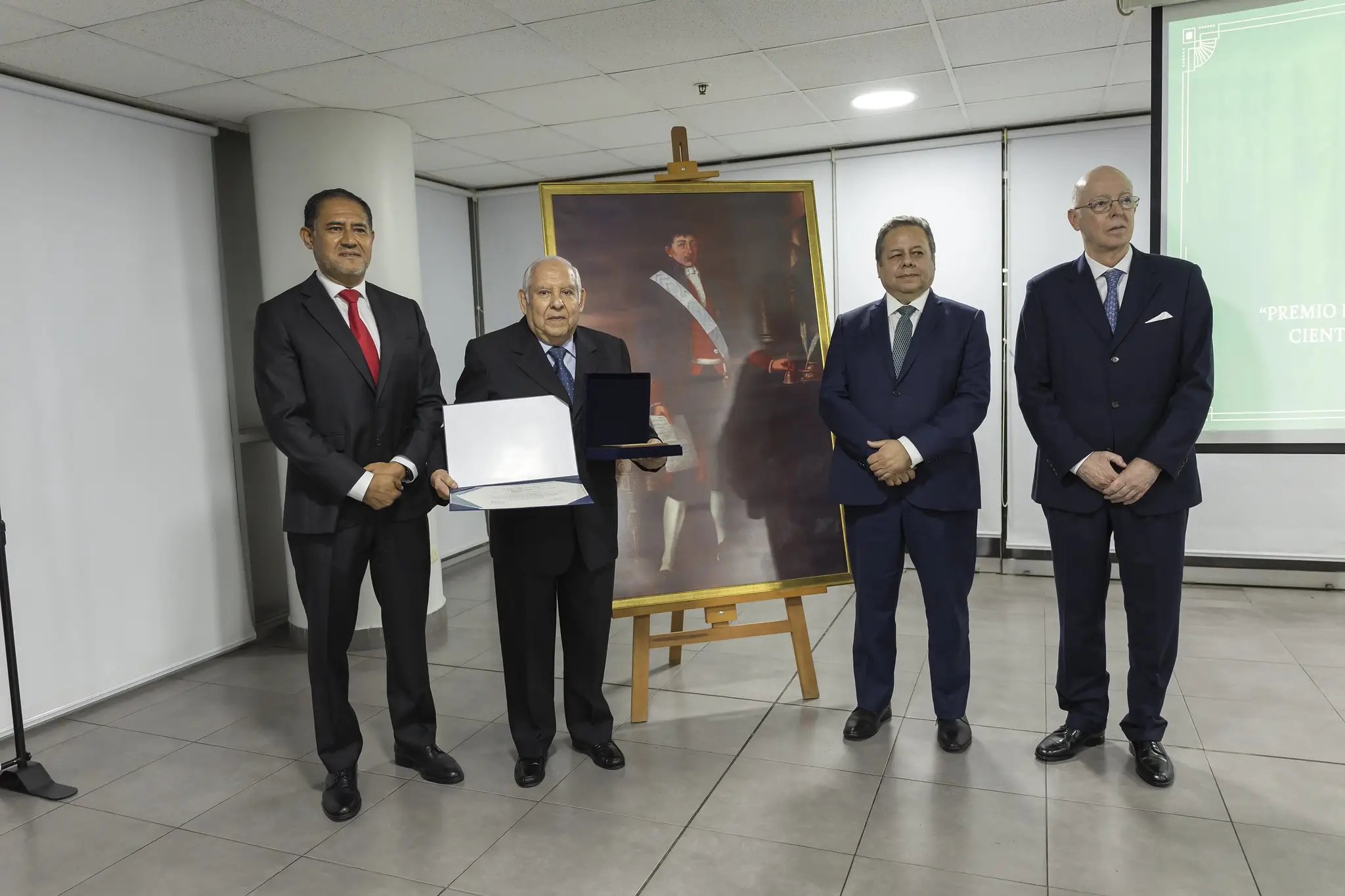 Docentes e investigadores de Cayetano Heredia destacan en el Premio Hipólito Unanue 2025