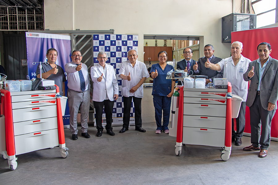Cayetano entrega equipos médicos al Hospital Nacional Cayetano Heredia para fortalecer la atención asistencial