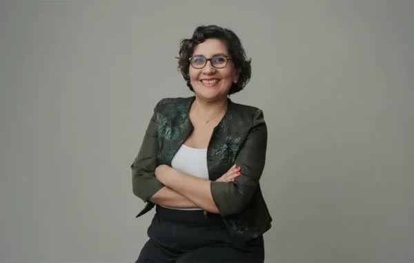 noti-270826-00-famed